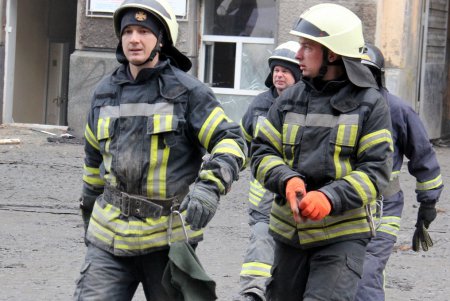 Поисковые работы на месте пожара в здании колледжа ведутся круглосуточно (фоторепортаж)