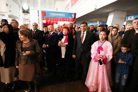 На благотворительной дипломатической ярмарке собрали средства на оборудование для областной детской больницы и роддома № 1 (фото)
