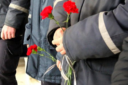 В Одессе попрощались со спасателем, погибшим в результате пожара на Троицкой (фоторепортаж)