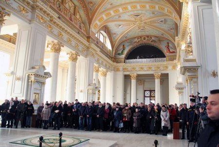 В Одессе попрощались со спасателем, погибшим в результате пожара на Троицкой (фоторепортаж)