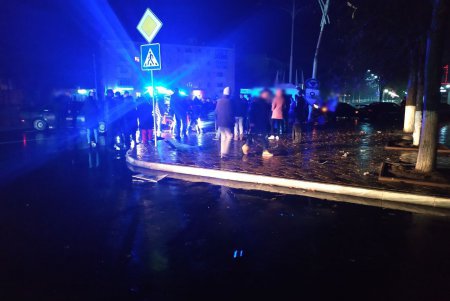 Ночное ДТП в Измаиле: авто смяло вдвое, а водитель чудом остался жив (фото)