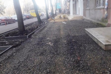 На проспекте Гагарина капитально ремонтируют тротуар (фото)