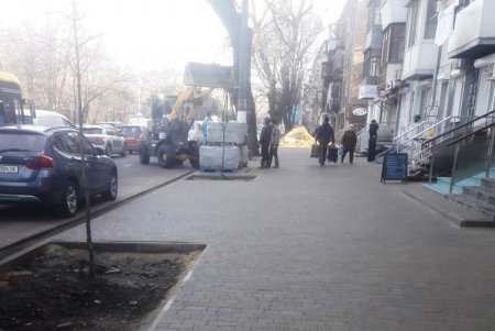 На проспекте Гагарина капитально ремонтируют тротуар (фото)
