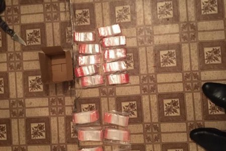 В Южном при повторном обыске у фигуранта дела о сбыте наркотиков нашли рекордную партию зелья (фото)