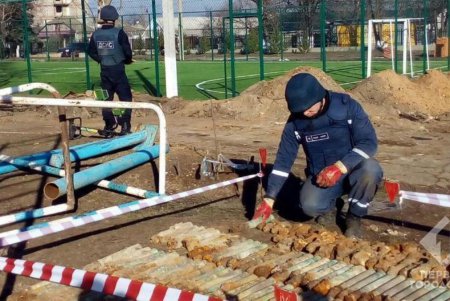 Рекордная находка: на территории школы в Беляевском районе найдены более 300 предметов времен войны (фото) 