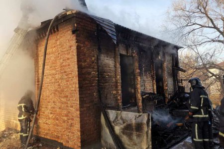 Пожар в районе 16-й станции Большого Фонтана: в сгоревшем доме нашли труп (фото)