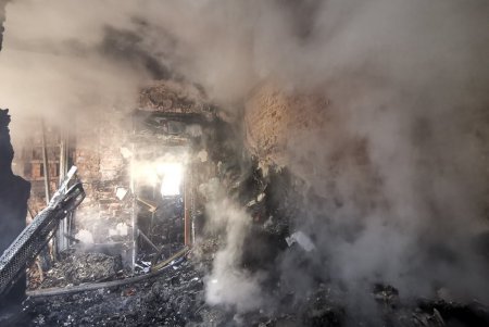 Пожар в районе 16-й станции Большого Фонтана: в сгоревшем доме нашли труп (фото)