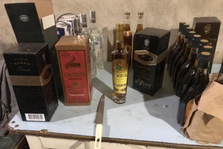 Одесские правоохранители пресекли деятельность подпольного завода по производству контрафактного алкоголя (фото)