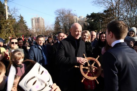 В День Святого Николая в парке Победы появился свой «капитанский» мостик (фото) 