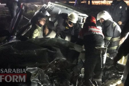 На трассе Одесса – Рени грузовик сбил пешехода и врезался в легковушку: двое погибших (фото, видео)