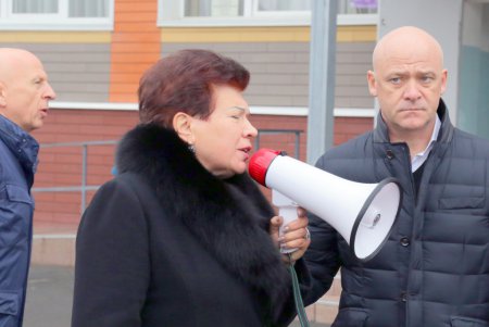 Эвакуировали по тревоге: учения по пожарной безопасности в школе на Молдаванке (фоторепортаж)