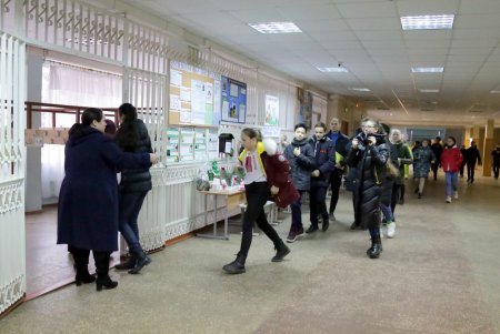 Эвакуировали по тревоге: учения по пожарной безопасности в школе на Молдаванке (фоторепортаж)