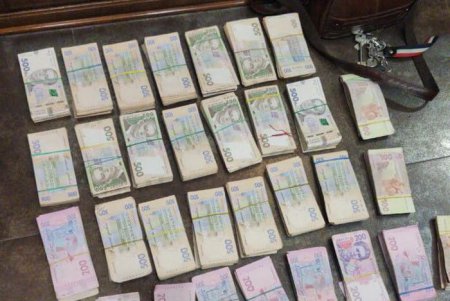 Чиновники Затокского поссовета требовали от бизнесмена 87 тысяч долларов (фото)