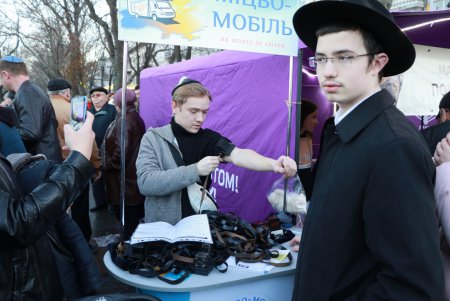 В Одессе празднуют Хануку (фоторепортаж)