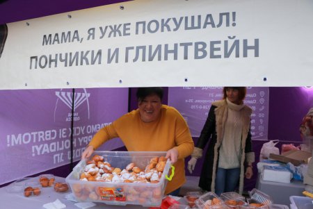 В Одессе празднуют Хануку (фоторепортаж)