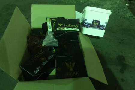 Инспектор таможни аэропорта вымогал взятку за импорт товара из Турции (фото)