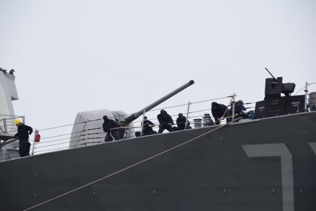 В Одесском порту пришвартовался американский ракетный эсминец (фото)