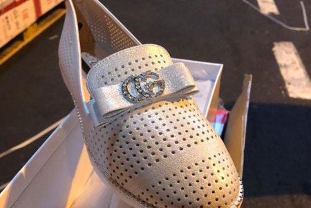 Не от Gucci: одесские таможенники изъяли почти пять тысяч пар контрафактных женских туфель (фото)