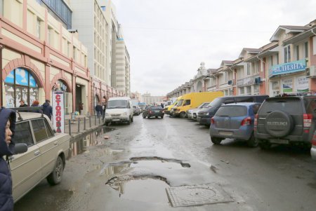 На предновогоднем «Привозе» вовсю идет торговля (фоторепортаж)