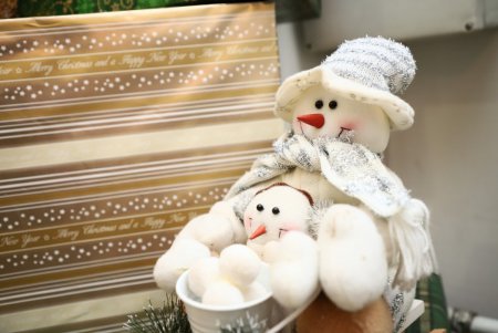Первый родившийся в новом году одессит получил в подарок две коляски (фото) 