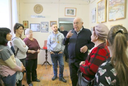 Одесситы увидели выставку старинных рождественских открыток (фоторепортаж)