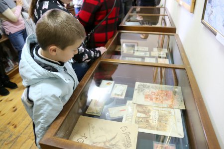 Одесситы увидели выставку старинных рождественских открыток (фоторепортаж)