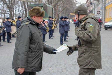 На Приморском бульваре принесли присягу Нацгвардейцы (фото)