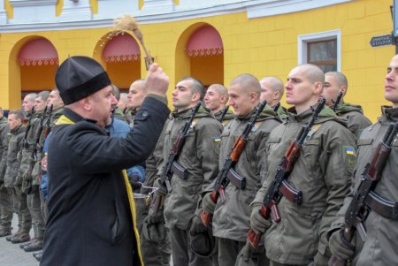 На Приморском бульваре принесли присягу Нацгвардейцы (фото)
