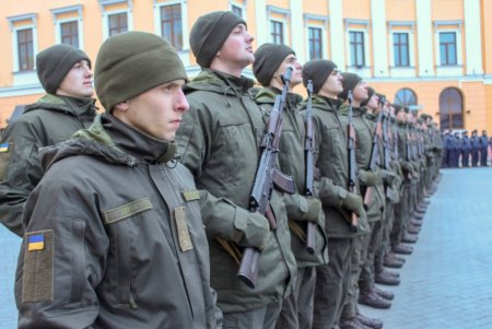 На Приморском бульваре принесли присягу Нацгвардейцы (фото)