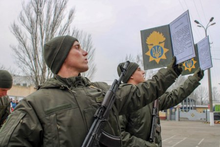 На Приморском бульваре принесли присягу Нацгвардейцы (фото)