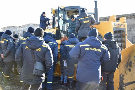 Одесские спасатели начали учения с применением спецтехники под руководством специалистов из КНР (фото)
