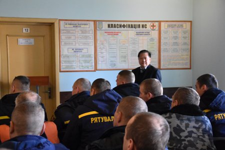 Одесские спасатели начали учения с применением спецтехники под руководством специалистов из КНР (фото)