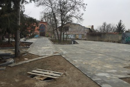 Ремонт бульвара Жванецкого продолжается: сейчас укрепляют склоны (фото)