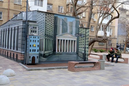 Преобразившийся сквер в переулке Вице-Адмирала Жукова (фоторепортаж)