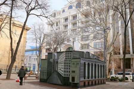 Преобразившийся сквер в переулке Вице-Адмирала Жукова (фоторепортаж)