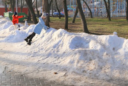 Парк Шевченко «засыпало» снегом (фоторепортаж) 