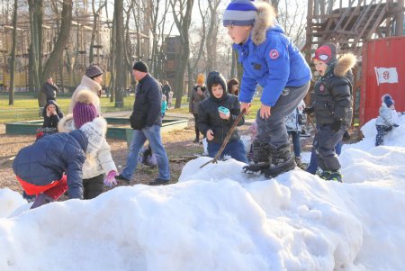 Парк Шевченко «засыпало» снегом (фоторепортаж) 