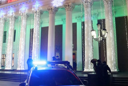 На Думской площади щедровали и колядовали военнослужащие (фоторепортаж) 
