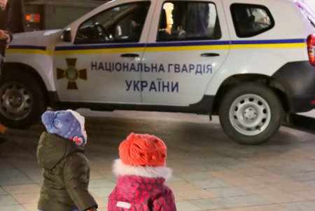 На Думской площади щедровали и колядовали военнослужащие (фоторепортаж) 