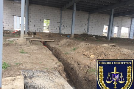При строительстве спортивного комплекса в военном городке подрядчик присвоил 6 миллионов гривен (фото) 