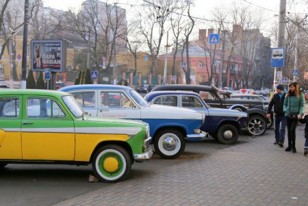 Каток, аттракционы и большая елка: одесситы отдыхают в парке развлечений (фоторепортаж)
