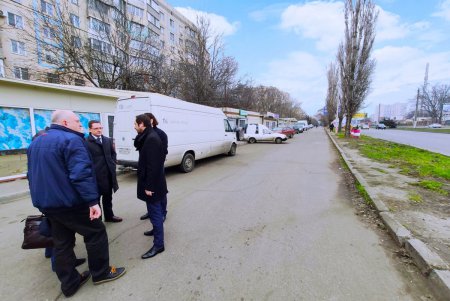 Создание выделенной полосы для общественного транспорта на улице Черноморского Казачества перешло в практическую стадию (фото)