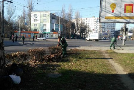 Комплексная генеральная уборка города продолжается в Малиновском районе (фото)