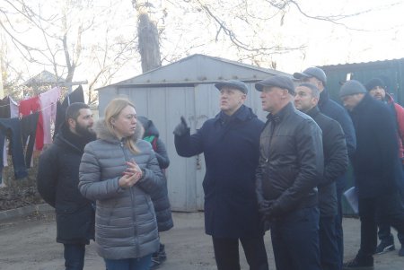 Восстанавливают лепку, меняют кровлю: ремонт исторических зданий на Гоголя закончат к лету (фото)