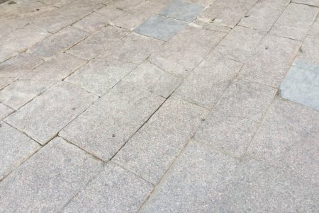 Плиточное покрытие возле Оперного театра капитально ремонтируют (фото) 