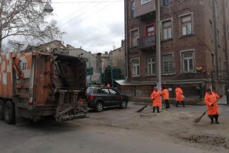 Санитарно-технический день состоялся в Приморском районе города (фото)