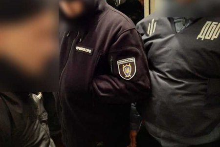Полицейский и его экс-коллега задержаны за разбойное нападение в Окнянском районе (фото)