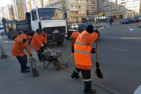 Замена ламп, очистка улиц и памятников: в Суворовском районе прошла масштабная генеральная уборка (фото, видео, обновлено)