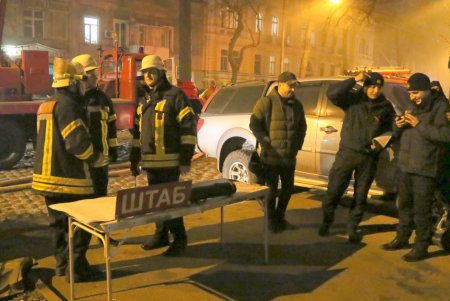 На Нежинской горел жилой дом (фоторепортаж) 