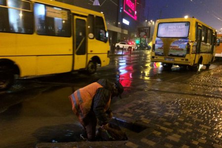 Плохие погодные условия не помешали генеральной уборке в Киевском районе (фото) 